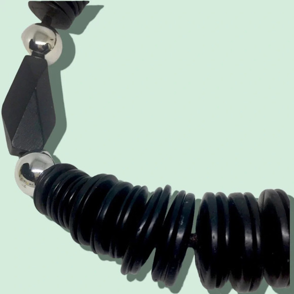 Vintage Unsigned Large Black Flat Bead Geometric Graduated Necklace - Picture 2 of 5